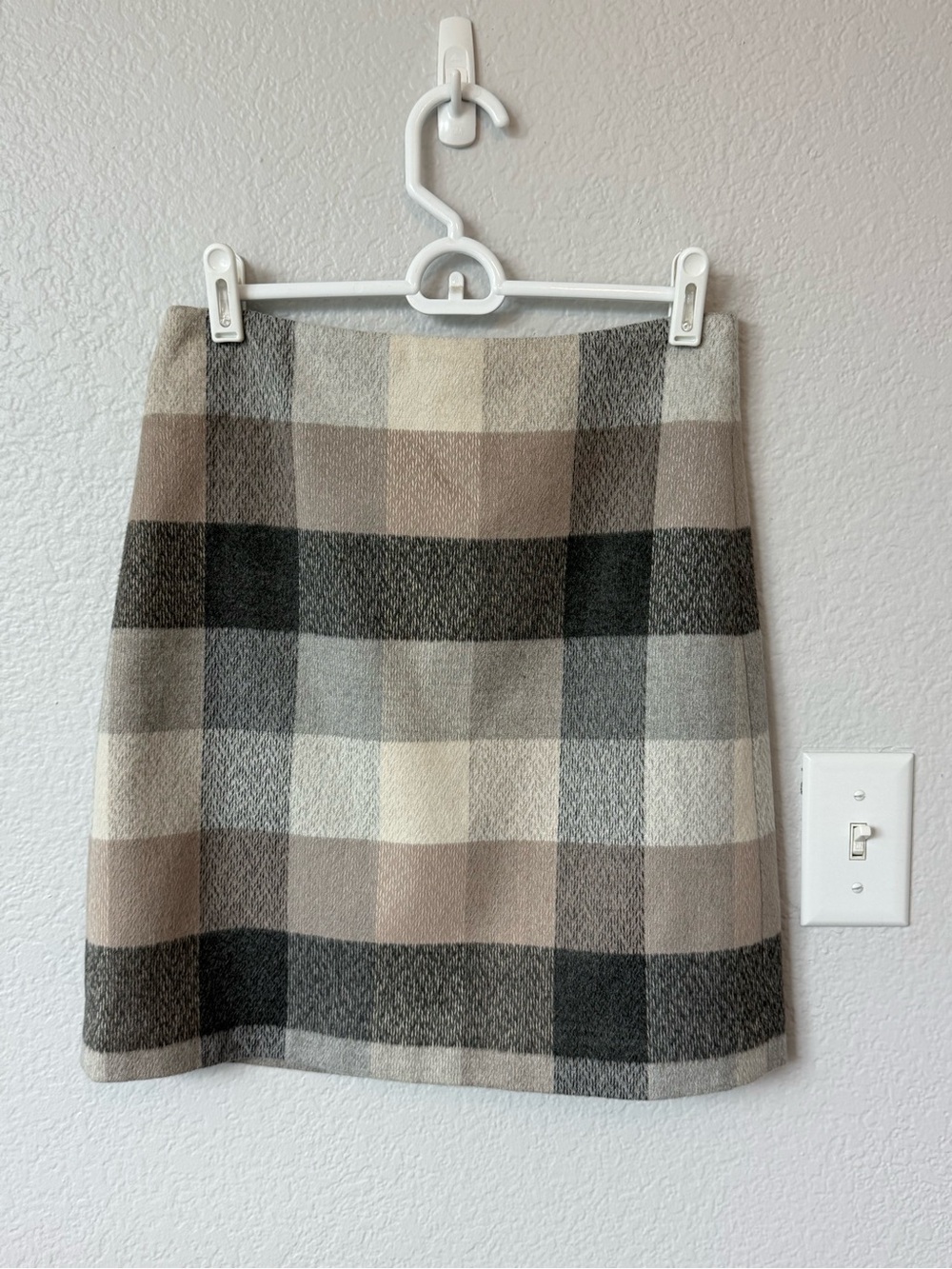 LOFT Plaid A-Line Mini Skirt in Beige, Cream & Gray